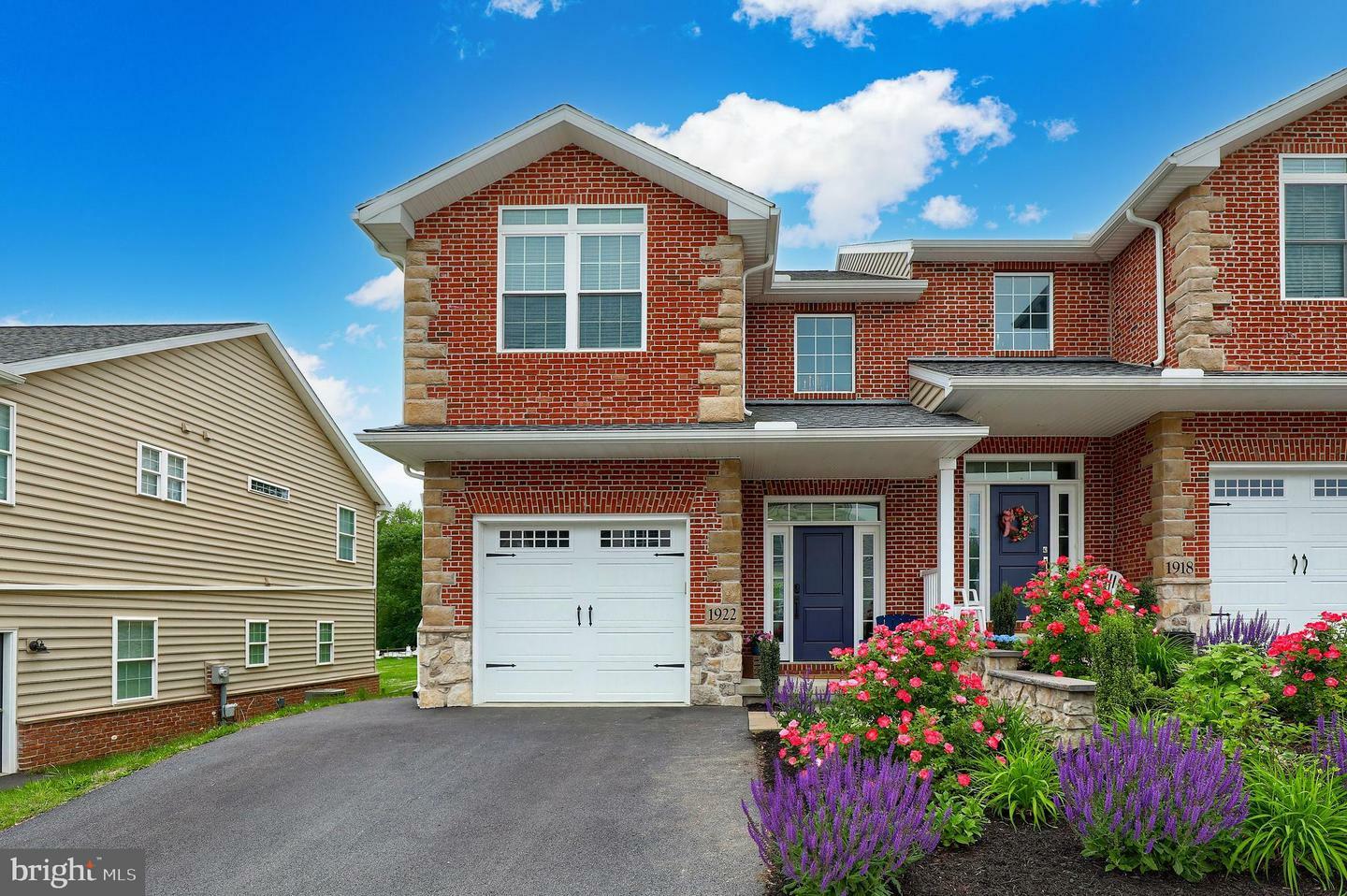 Property Photo: 1922 Edington Place PA 17603