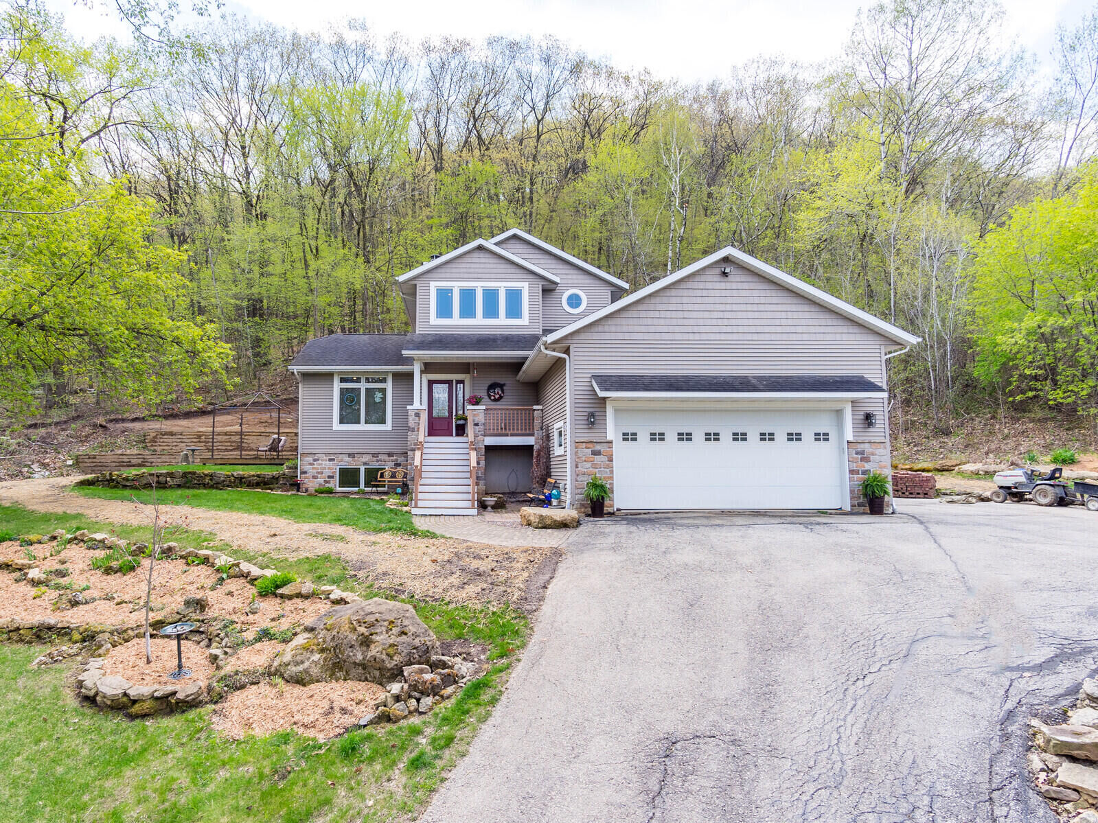 Property Photo:  47115 Queens Cove Cir  MN 55947 