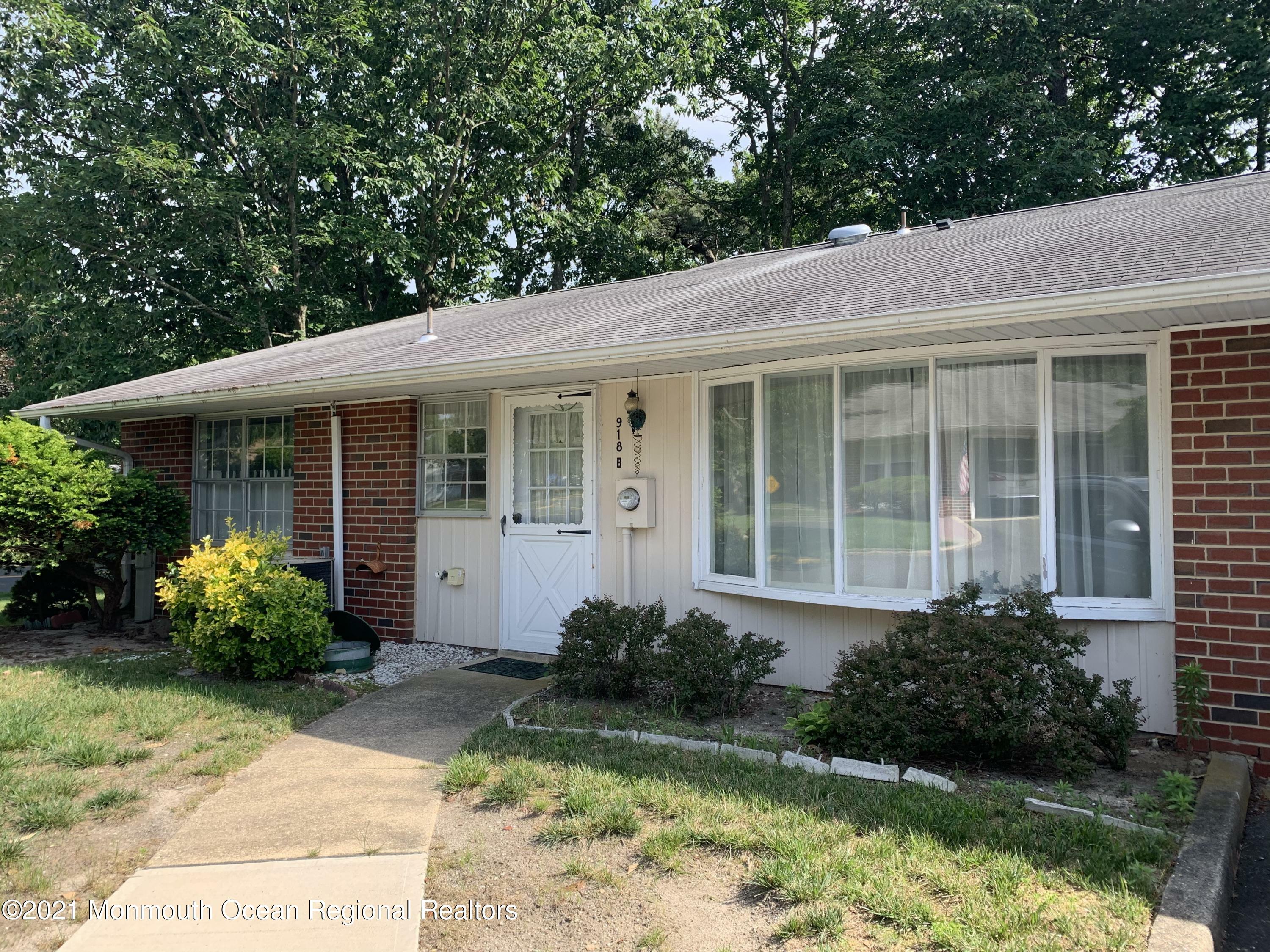 Property Photo:  918B Dumbarton Drive 1002  NJ 08701 