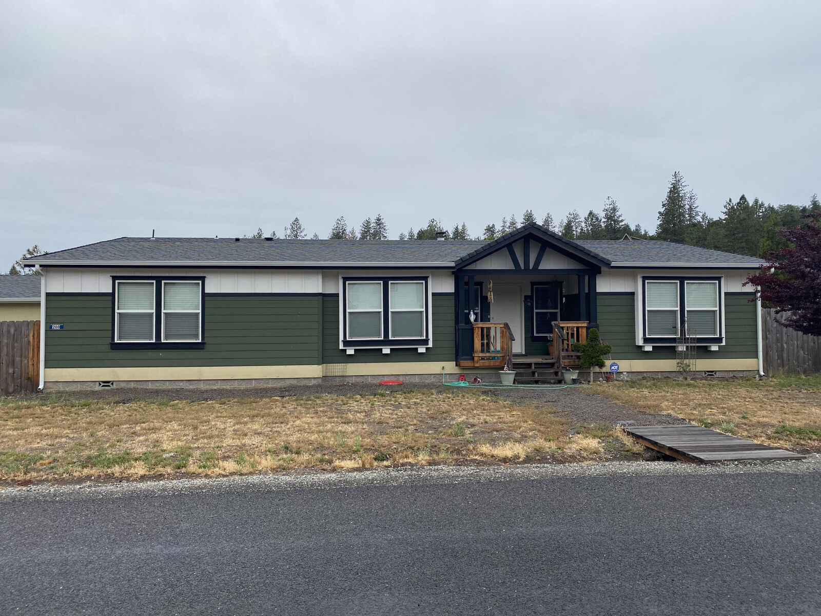 Property Photo: 200 Sowell Drive OR 97539