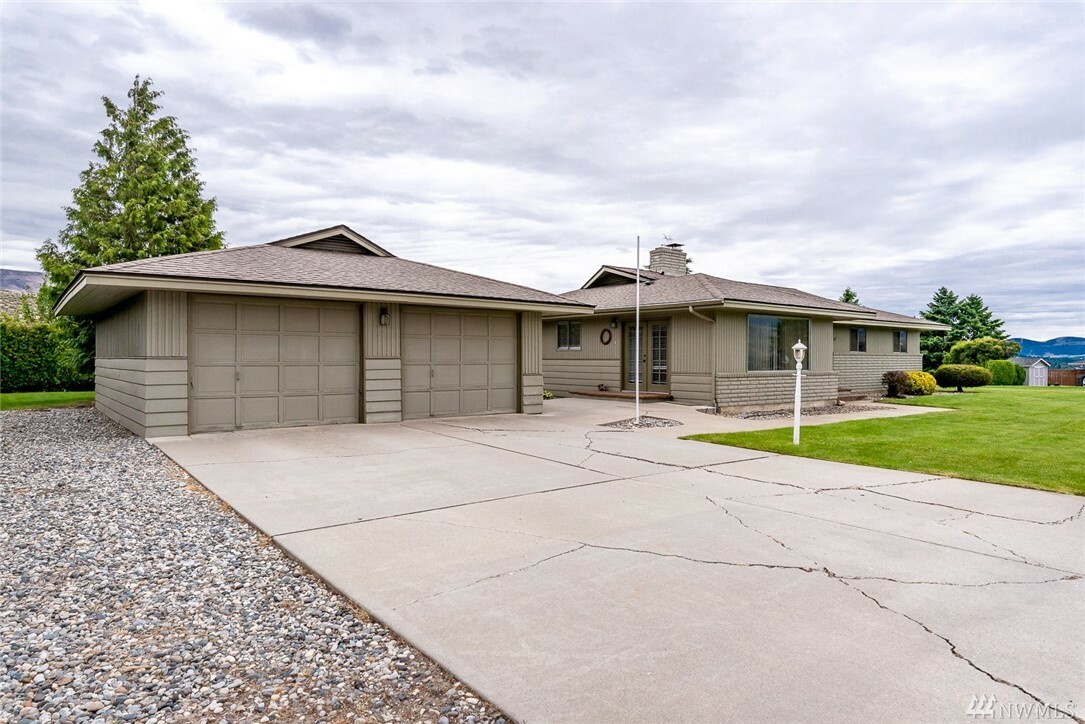 Property Photo:  3427 Alpine Ct  WA 98801 