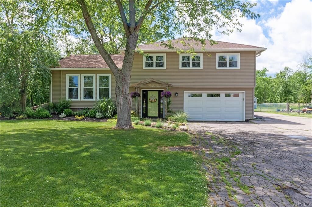 Property Photo:  1112 Baseline Road  NY 14072 