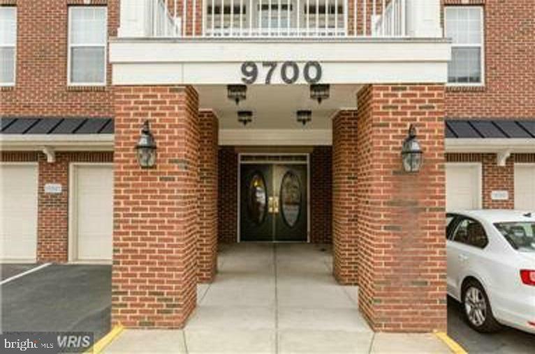 Property Photo: 9700 Elzey Place 302 VA 20111