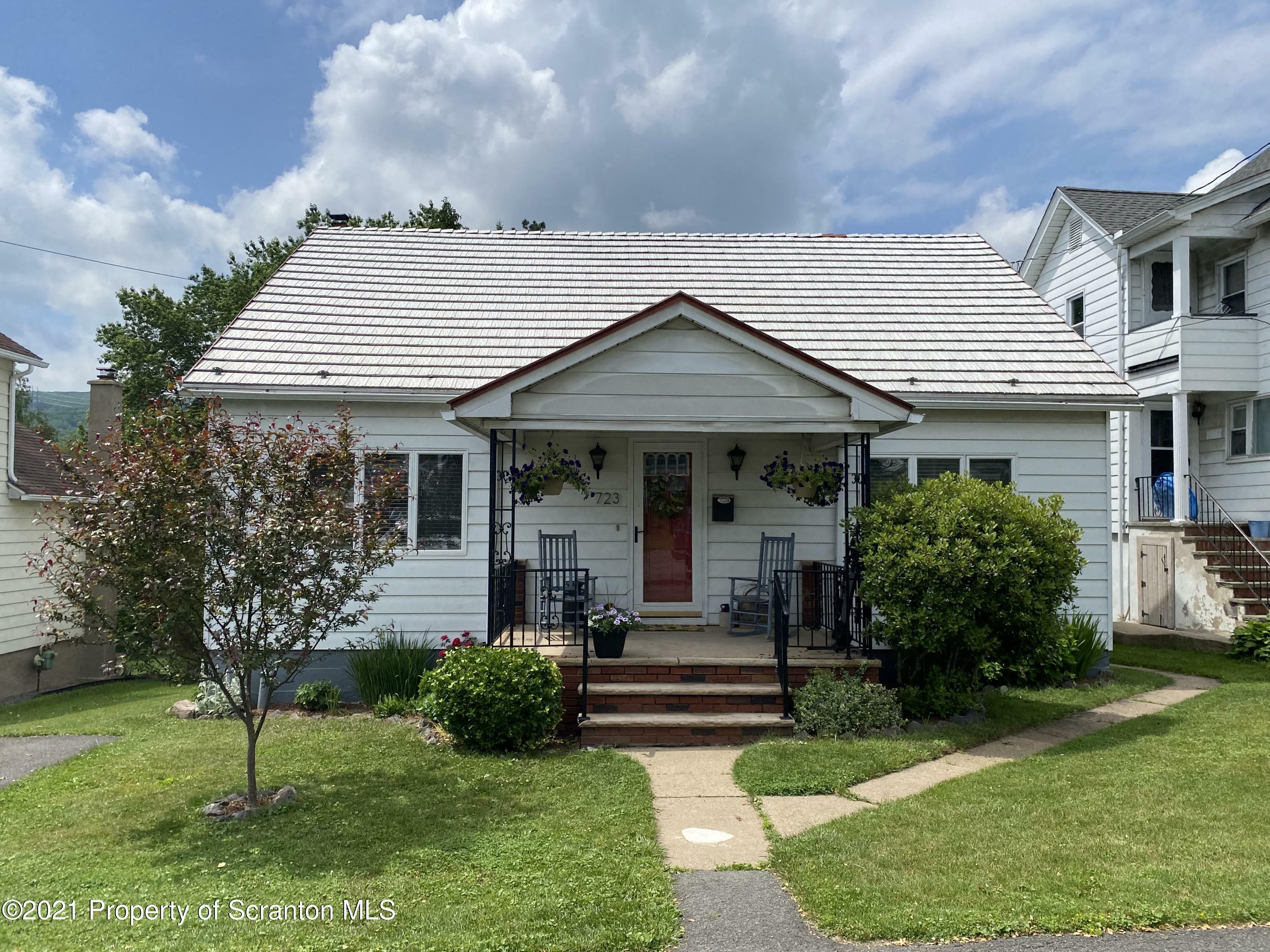 723 Chestnut Street  Archbald PA 18403 photo