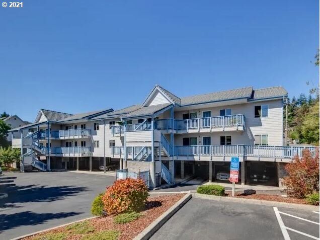 Property Photo:  151 N 8th St  OR 97420 