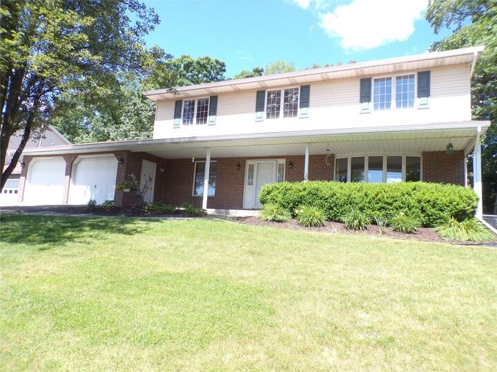 71 Governeurs Lane  Endicott NY 13760 photo