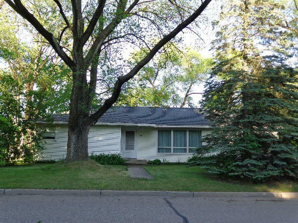 Property Photo:  803 10th Street  WI 54981 