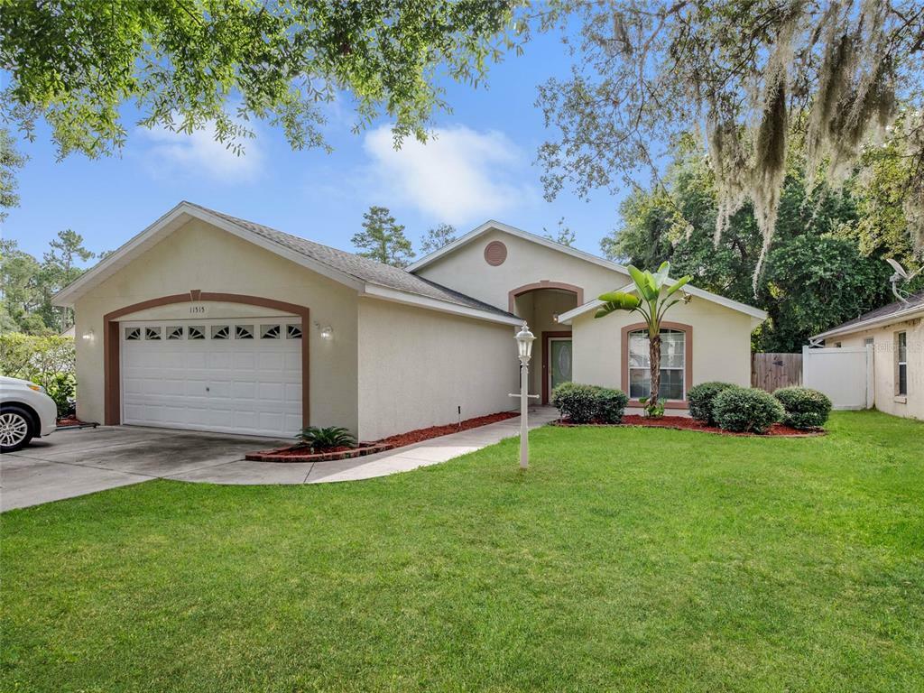 Property Photo:  11515 Lake Drive  FL 34788 