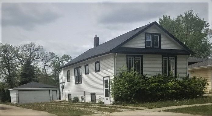 Property Photo:  312 N Oaklawn Avenue  IL 60126 