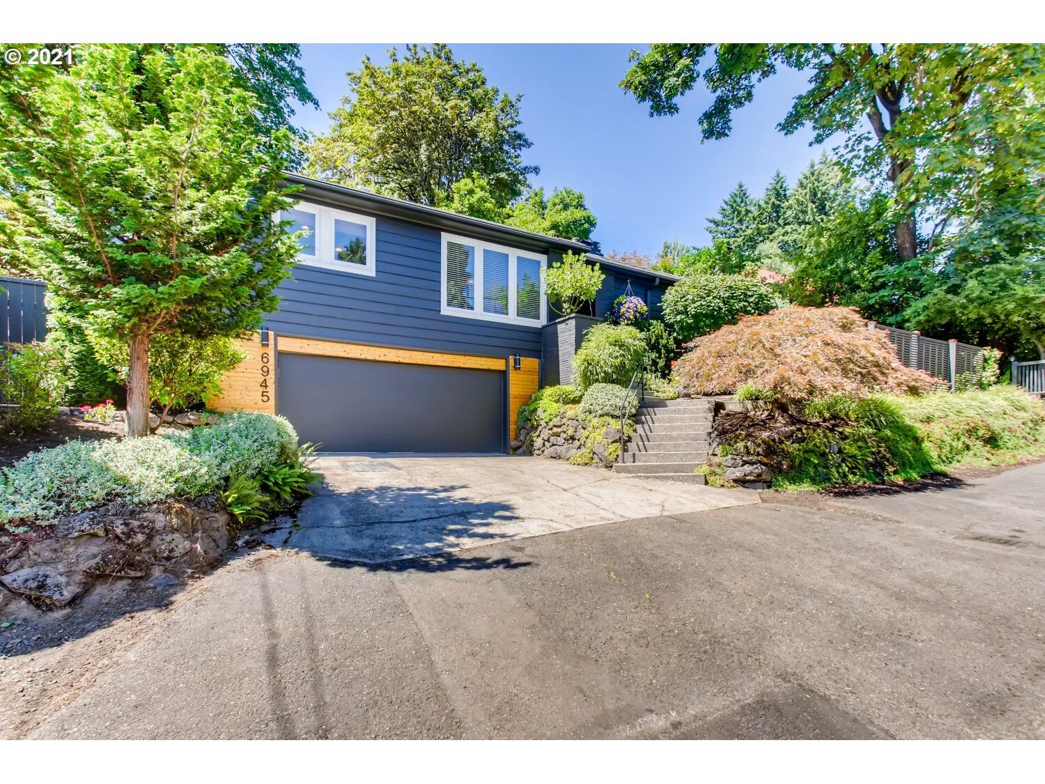 Property Photo:  6945 SW 7th Ave  OR 97219 