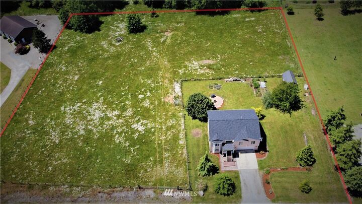 Property Photo:  22618  145th Avenue E  WA 98338 