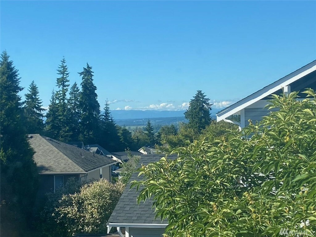 Property Photo: 4523 114th Place SE WA 98208