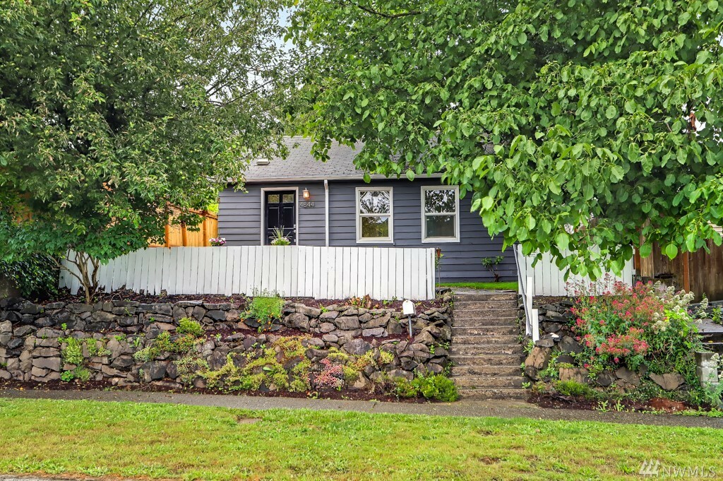 Property Photo:  4844 25th Ave SW  WA 98106 