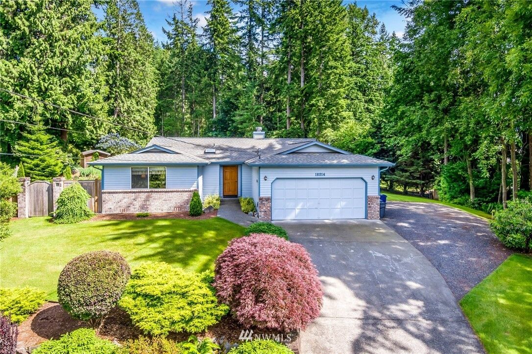Property Photo: 18214 96th Drive SE WA 98296
