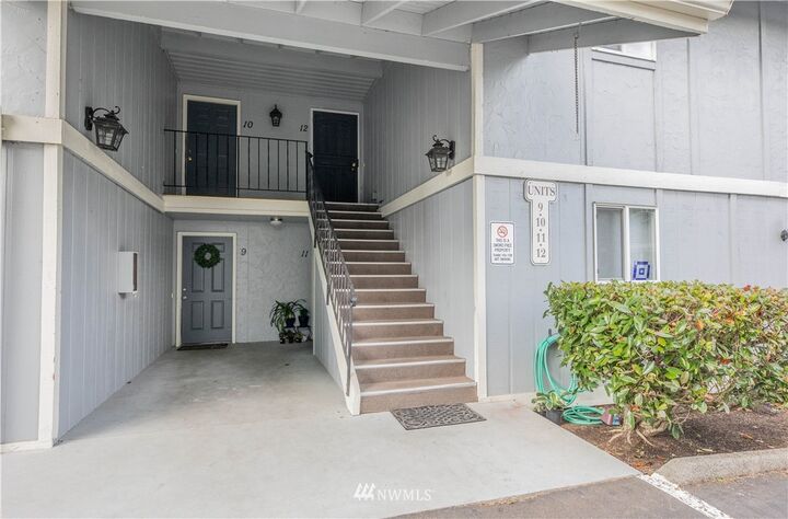 Property Photo:  700  Ford Avenue 12  WA 98290 