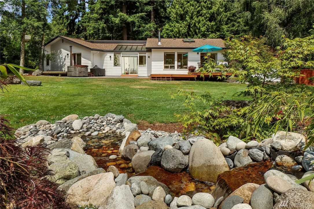 Property Photo:  408 Willow Road Place  WA 98225 