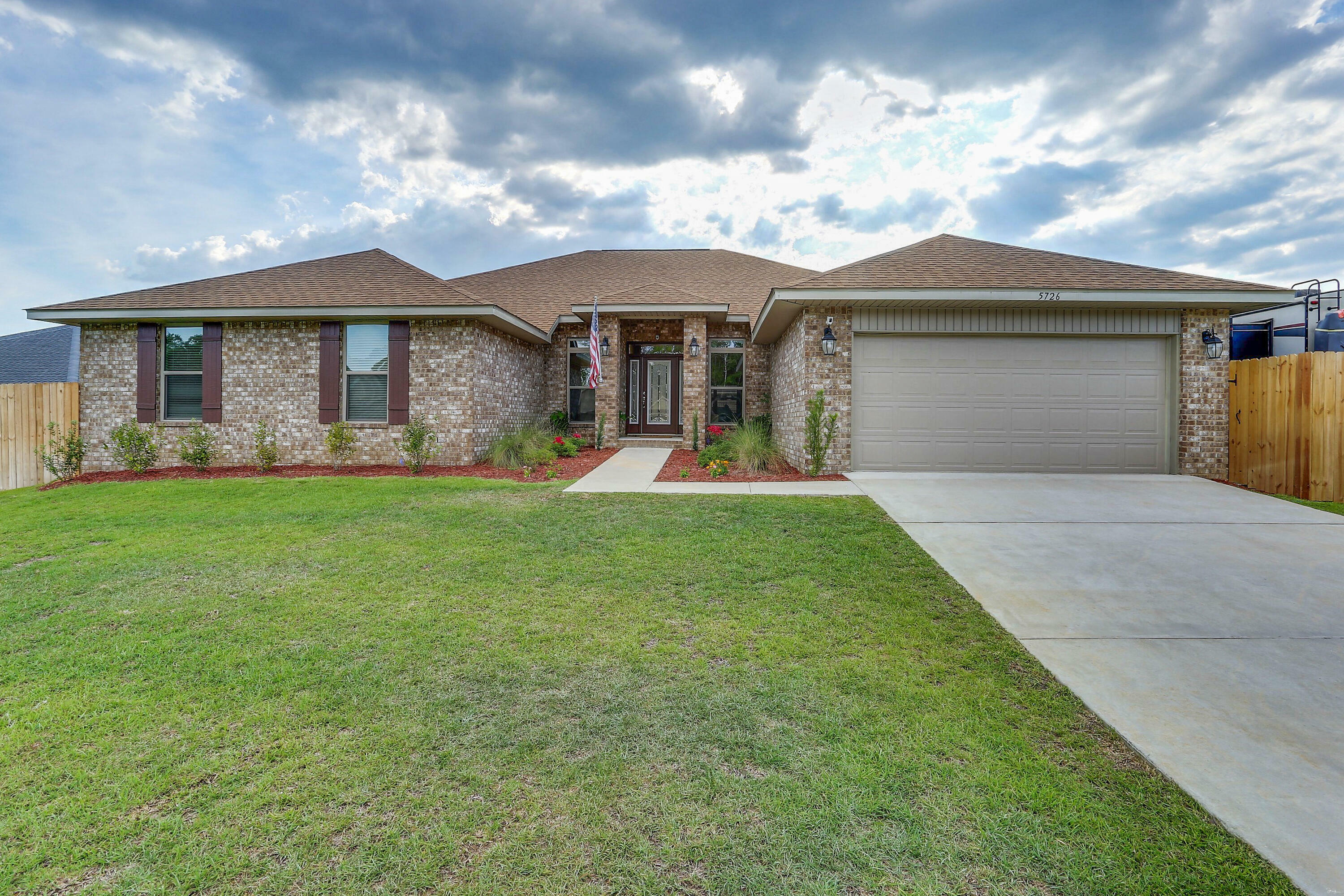 Property Photo:  5726 Marigold Loop  FL 32539 