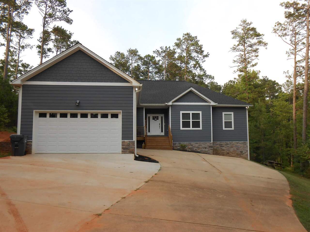 Property Photo:  609 Eagle Drive  GA 31064 