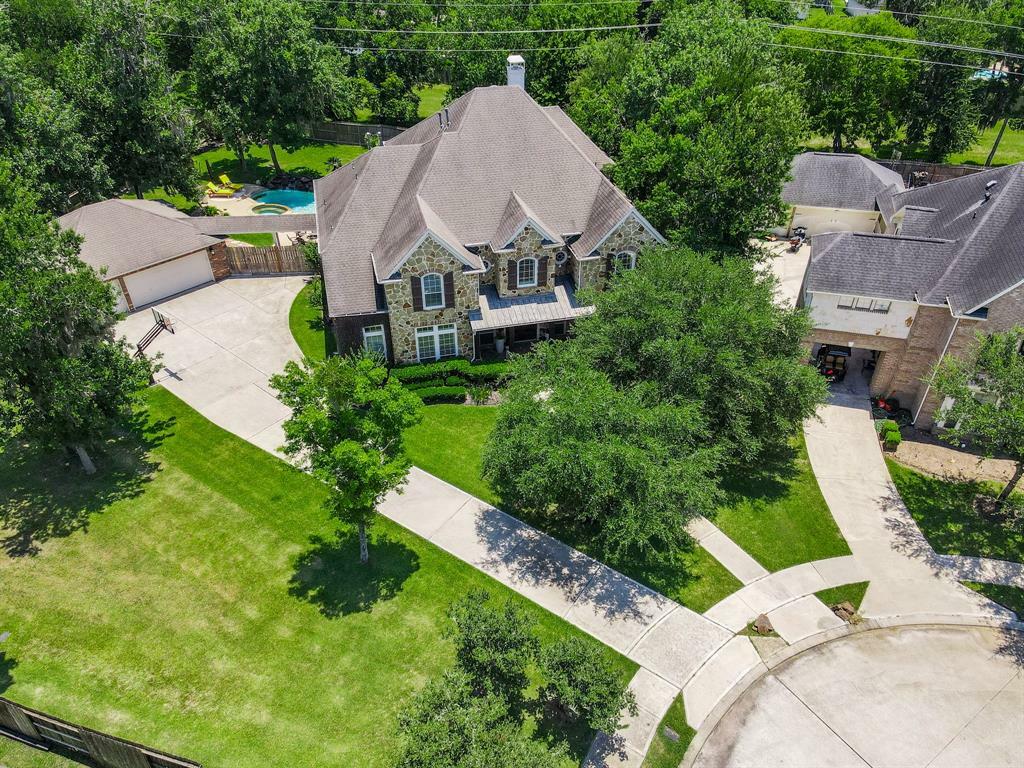 Property Photo: 8815 Stowe Creek Lane TX 77459