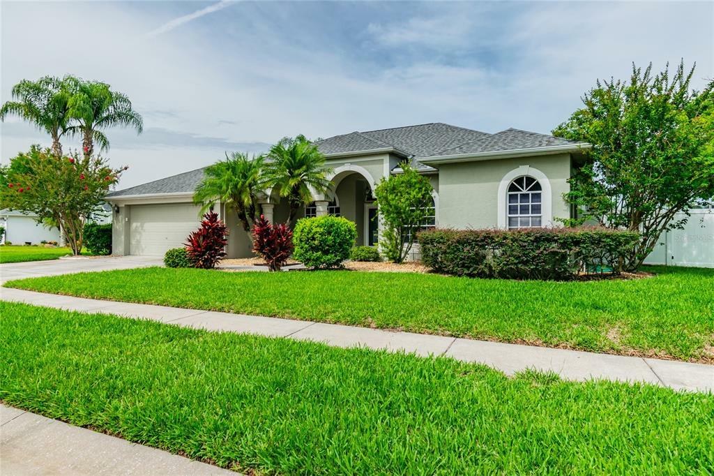 Property Photo:  1247 Willow Bend Way  FL 33549 