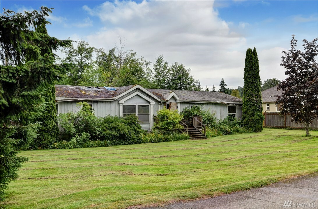 Property Photo:  614 148th St NE  WA 98223 