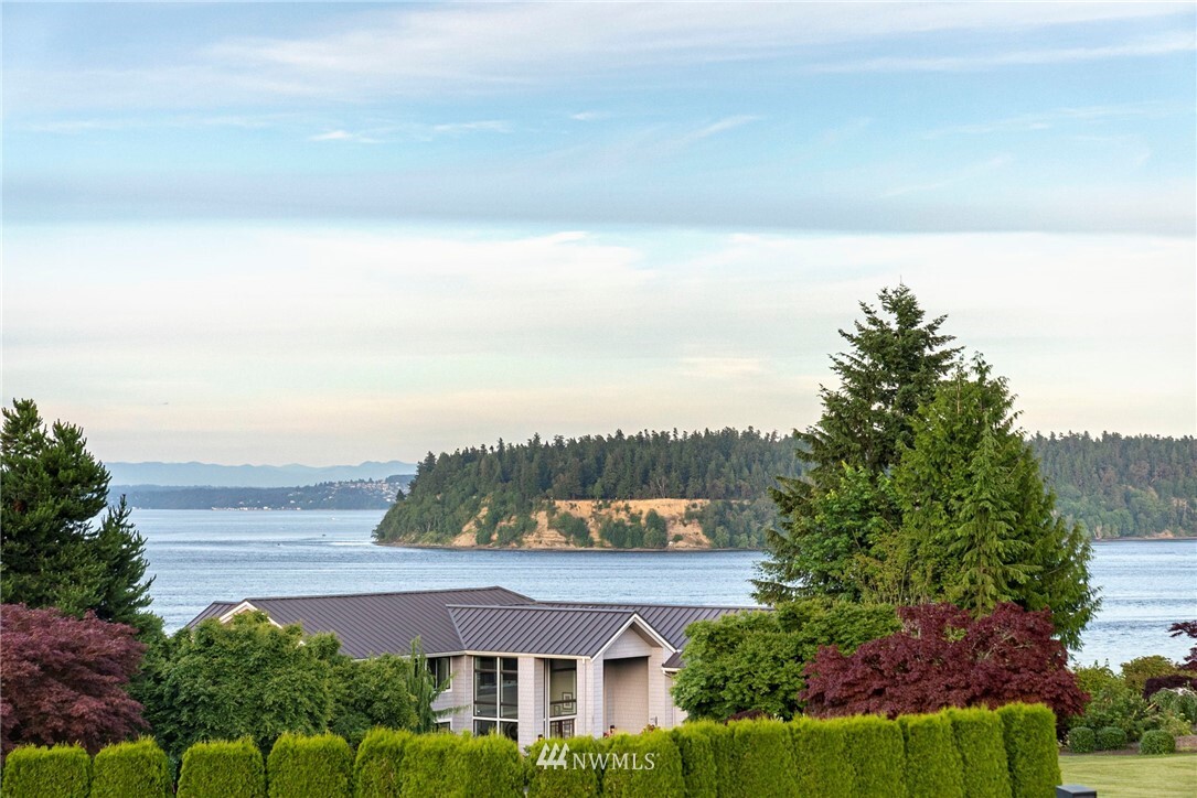 Property Photo: 6818 Cascade Avenue WA 98335