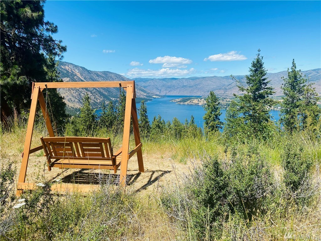 Property Photo: 194 Bear Ridge Lane WA 98816