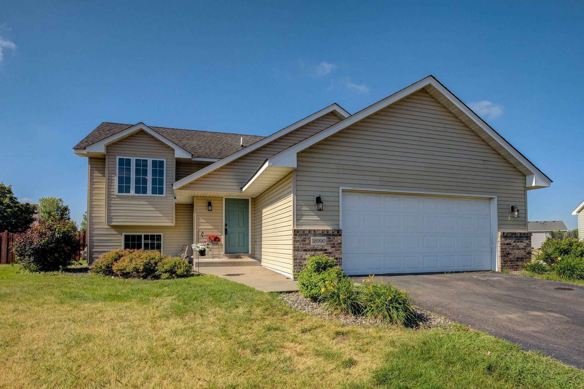 Property Photo:  18990 Gunter Way  MN 55309 