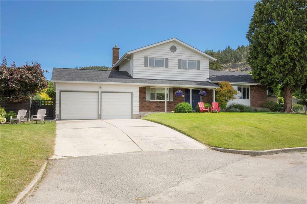 Property Photo: 974 Nassau Crescent BC V1Y4T3