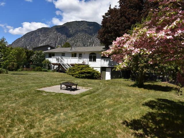 Property Photo: 1224 Sykes Crescent BC V0X 1N3