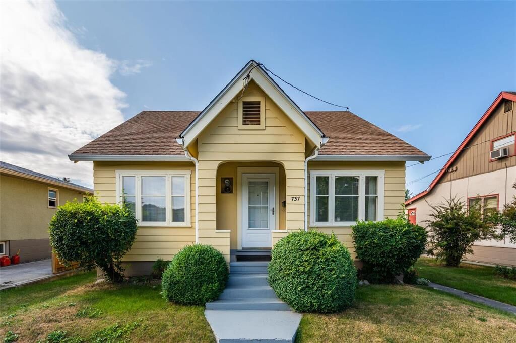 Property Photo:  737 Martin Avenue  BC V1Y 6V4