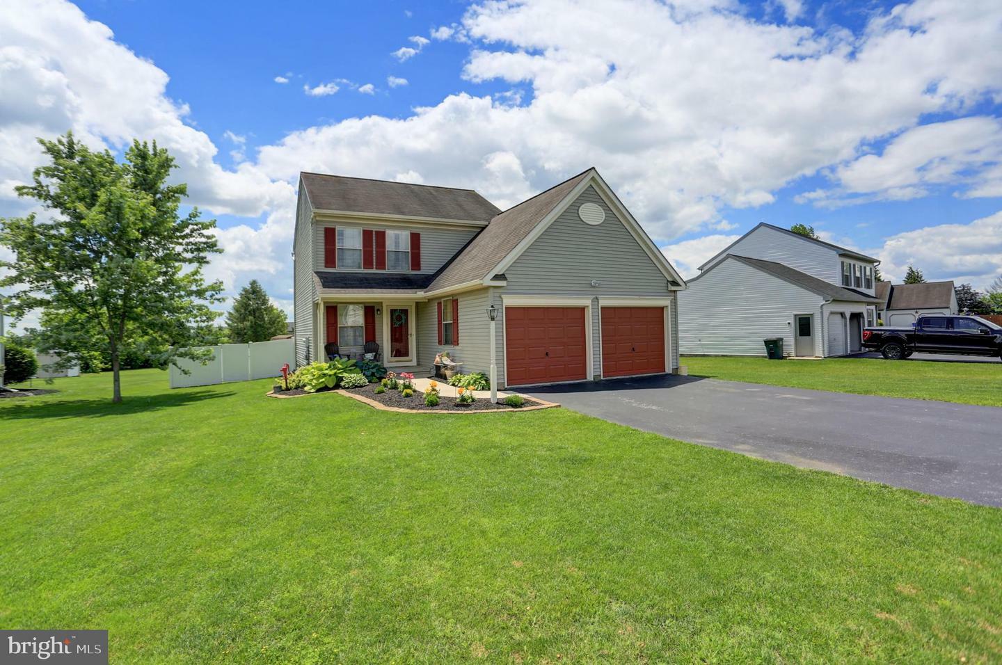 Property Photo: 3318 Nicole Court PA 17315