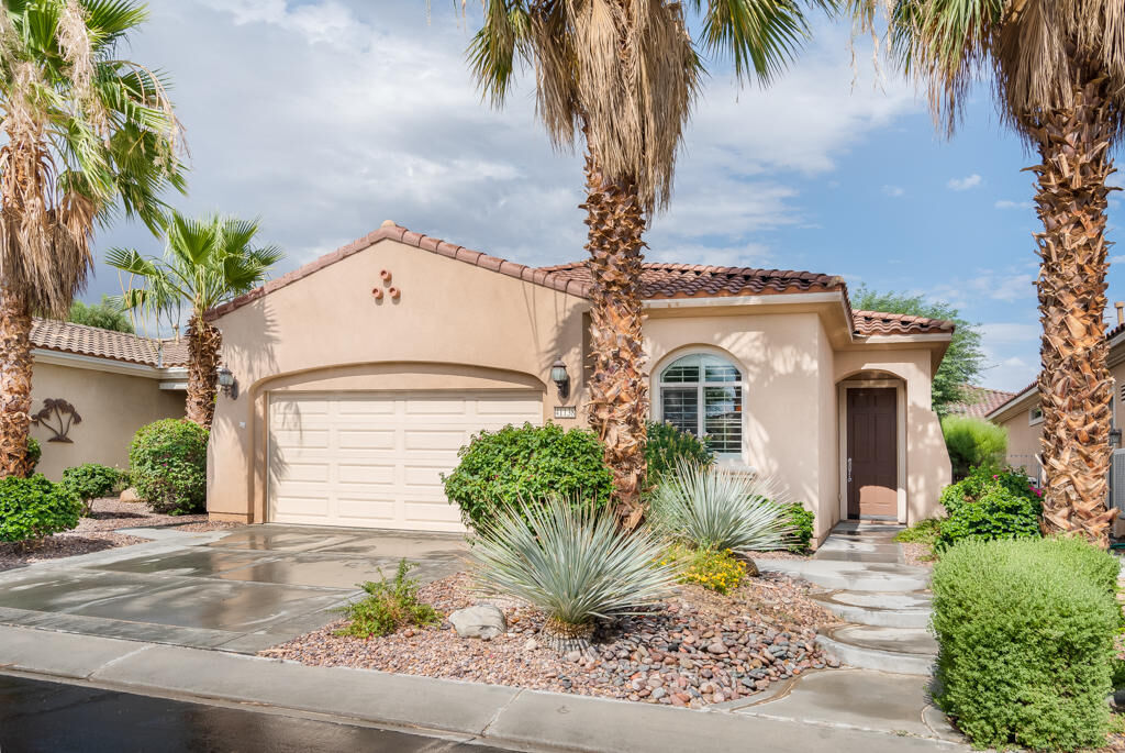 Property Photo:  41138 Calle Pueblo  CA 92203 