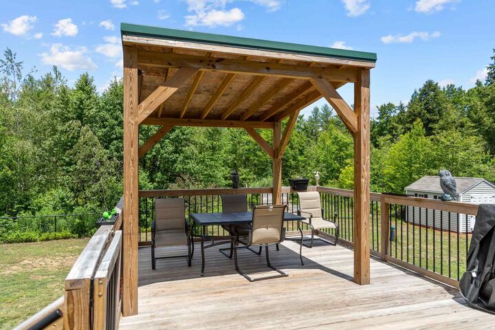 Property Photo:  59 Wright Drive  NH 03070 