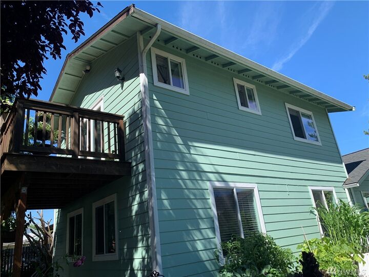 Property Photo:  10303 128 Ave SE  WA 98056 