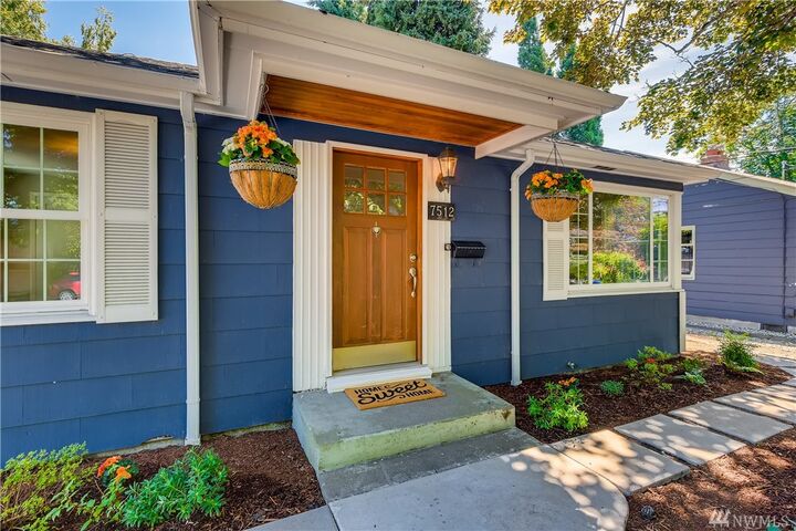 Property Photo:  7512 31st Ave NE  WA 98115 