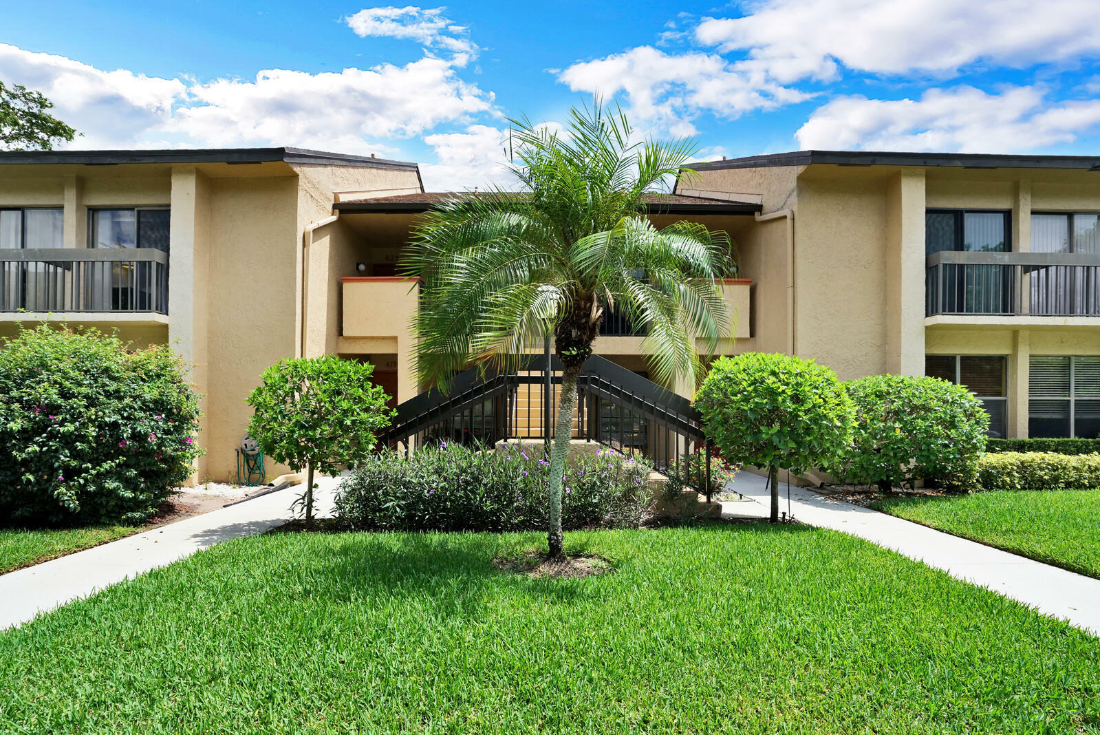 5121 Oak Hill Lane 423  Delray Beach FL 33484 photo