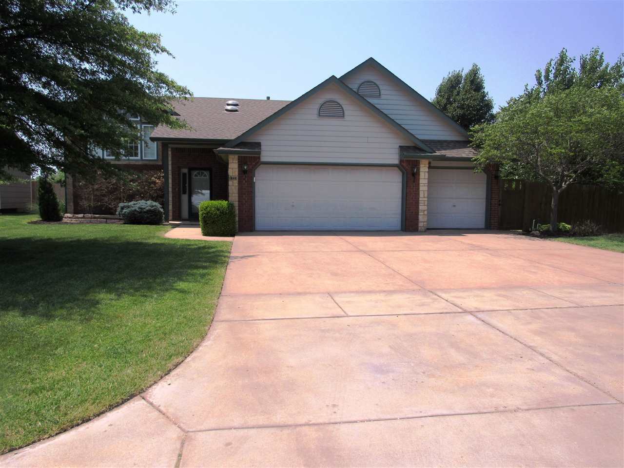 Property Photo:  1723 S Stoneybrook St  KS 67207 