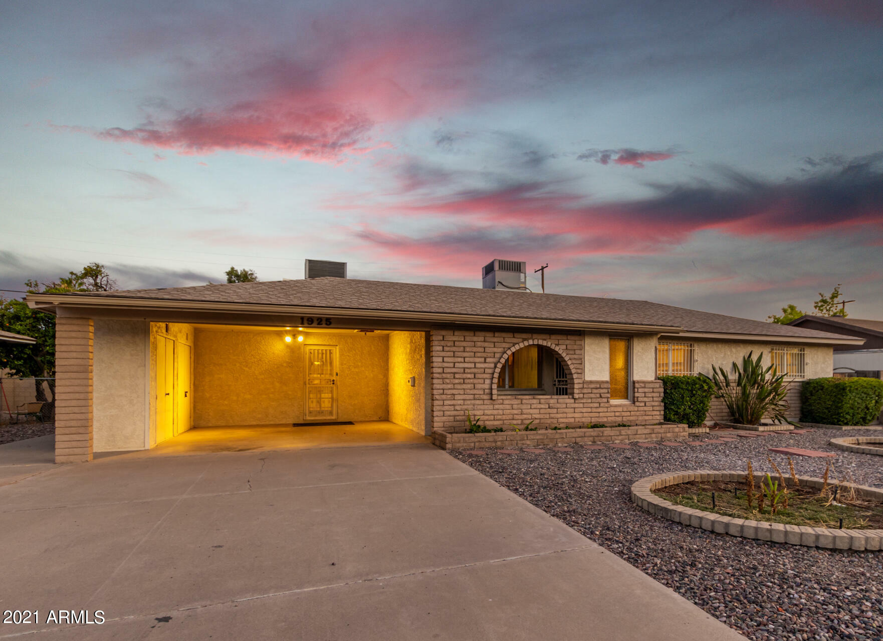 Property Photo:  1925 E Diamond Avenue  AZ 85204 