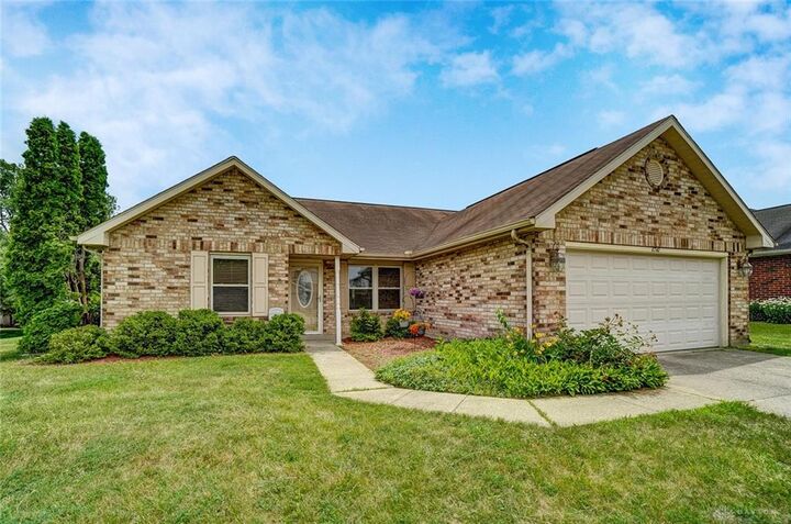 6740 Deer Meadows Drive  Huber Heights OH 45424 photo