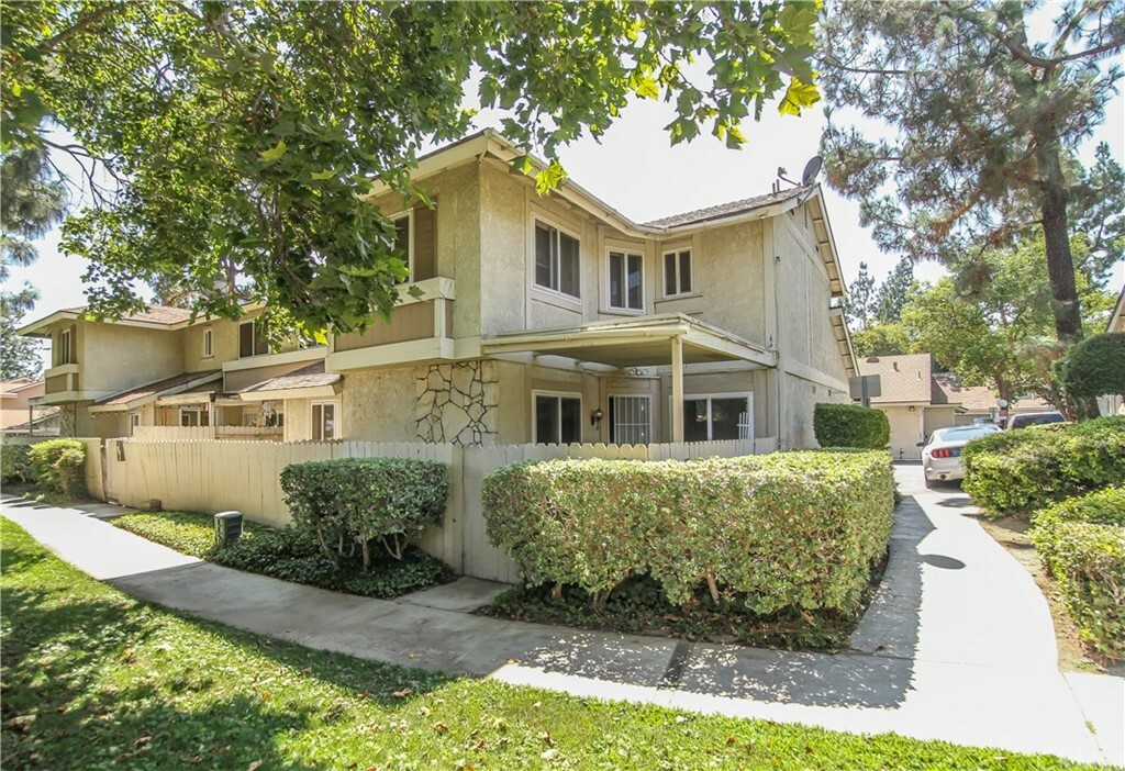 Property Photo:  1650 S Campus Avenue 8  CA 91761 