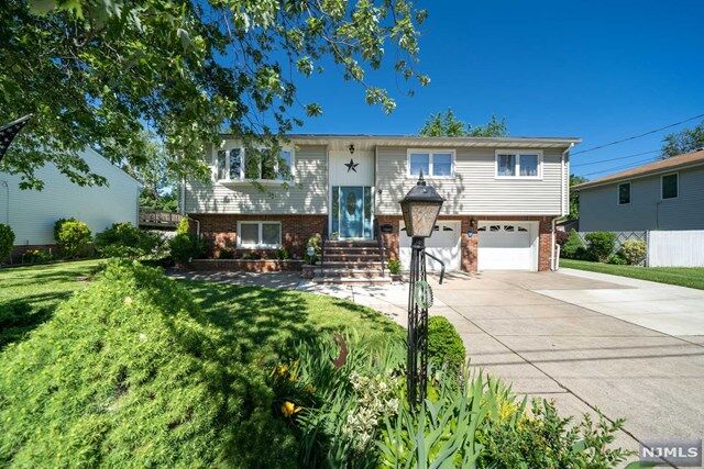 Property Photo:  9 Robby Road  NJ 07643 