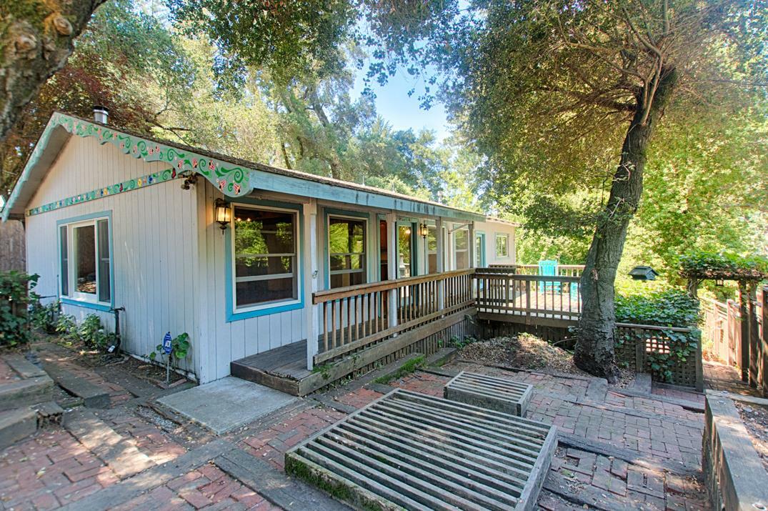 Property Photo:  4 Whitehorn Road  CA 95041 