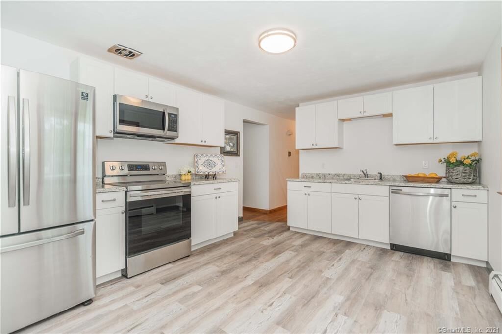 Property Photo:  71 Dunham Street  CT 06489 