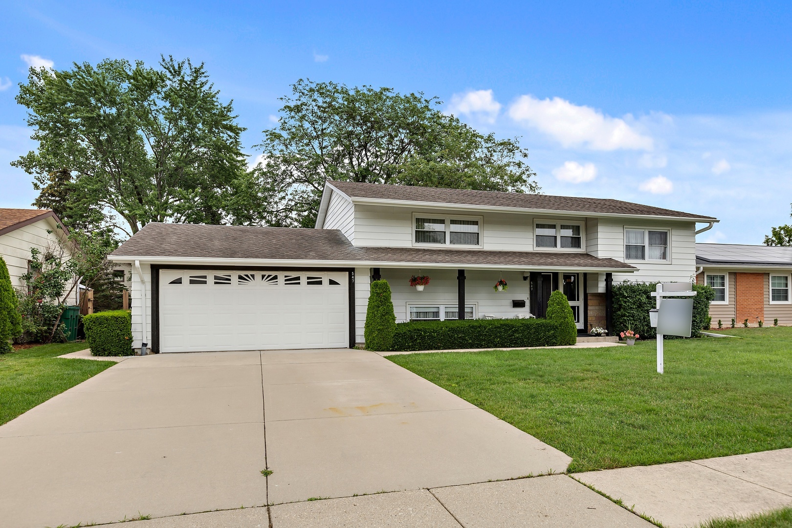 Property Photo:  547 Stonehaven Avenue  IL 60007 