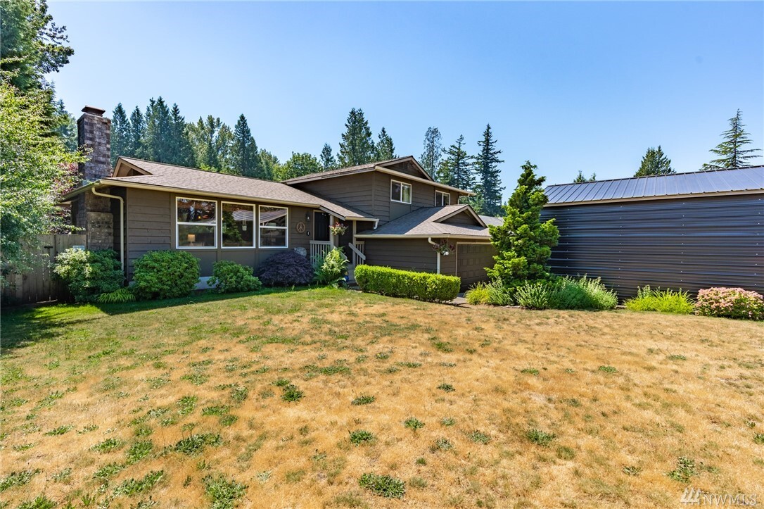 Property Photo: 1241 Deer Creek Dr WA 98248