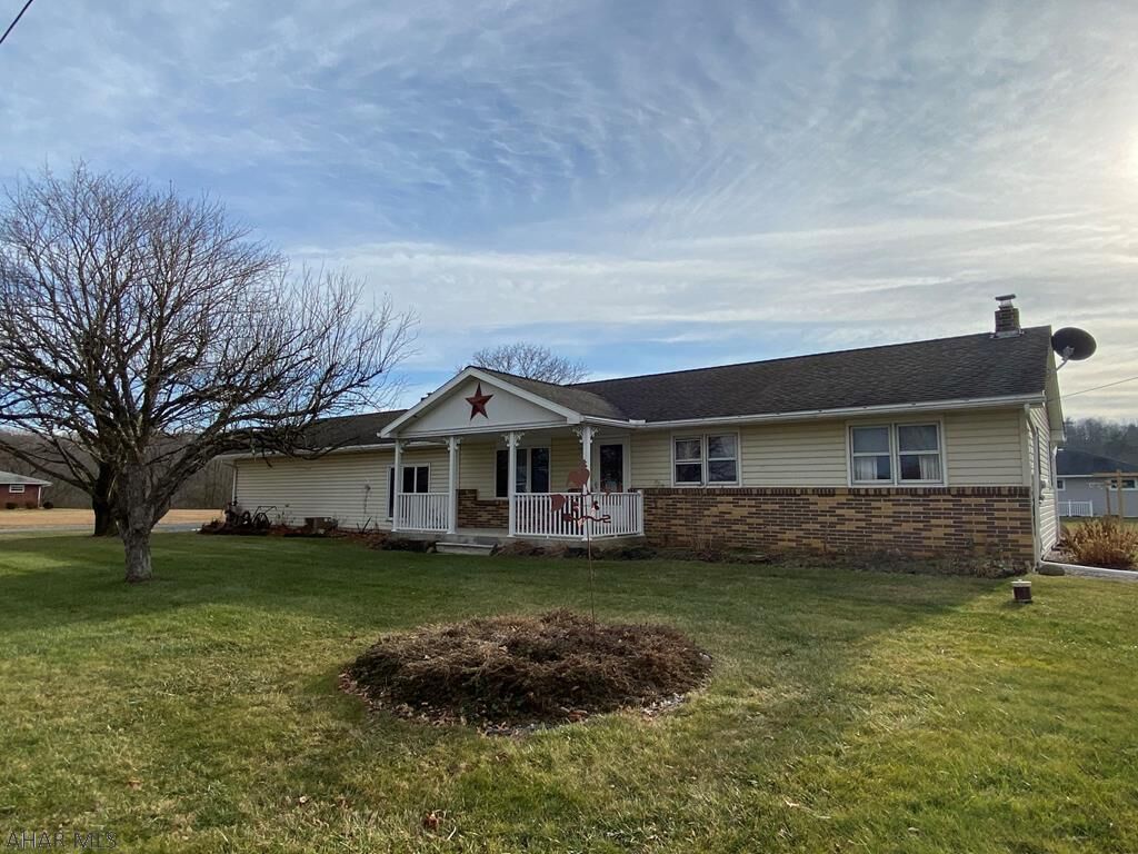 Property Photo: 224 Meadow Lane PA 15537