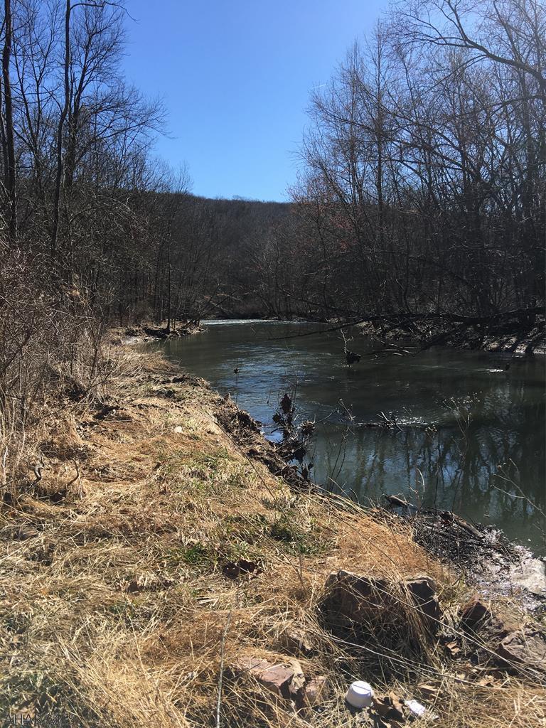 Property Photo: Off W Lincoln Hwy. PA 15522