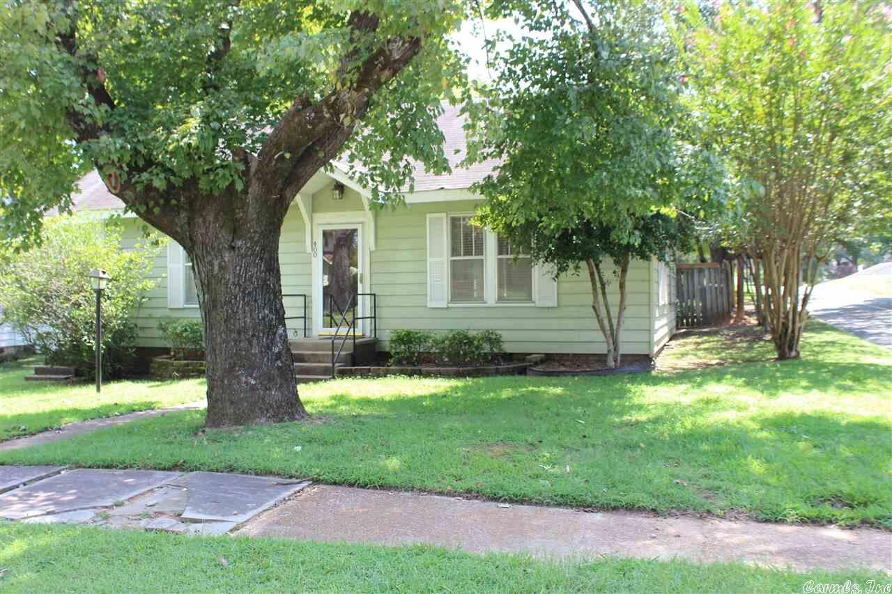 Property Photo:  400 E Church Street  AR 72110 
