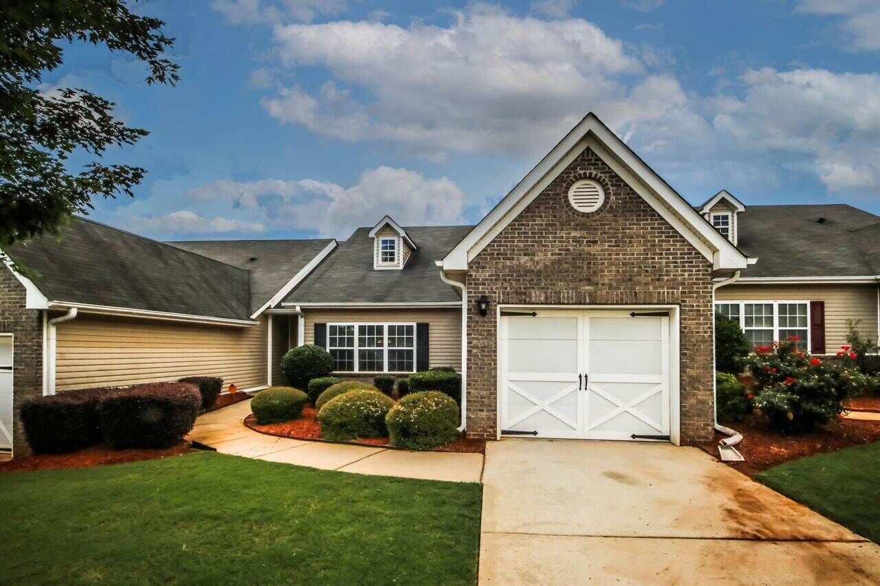 Property Photo: 925 City Park Drive GA 30252